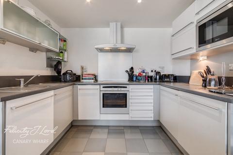 1 bedroom apartment for sale, Crews Street, Tower Hamlets, E14
