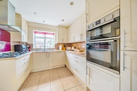 20 Dingle Road, Ashford, TW15 1HF
