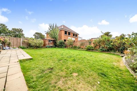 20 Dingle Road, Ashford, TW15 1HF