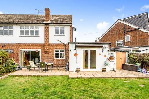 20 Dingle Road, Ashford, TW15 1HF
