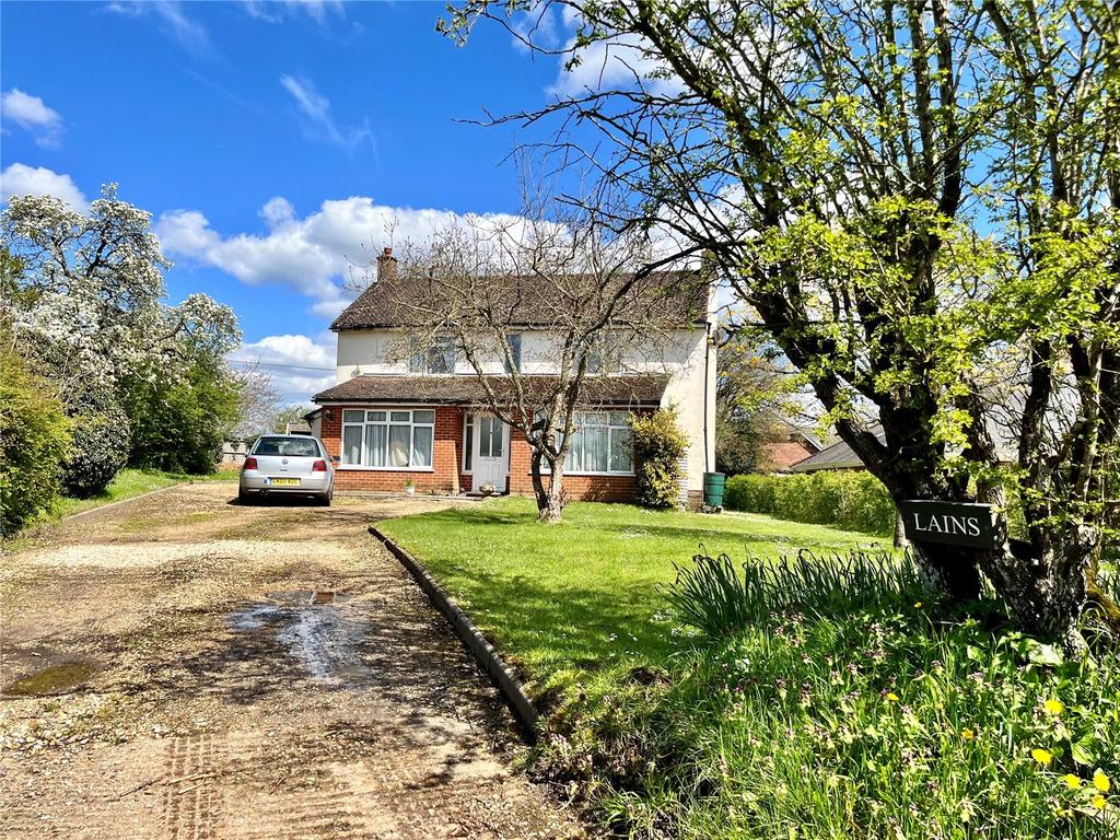 Hop Gardens, Whiteparish, Salisbury, Wiltshire, SP5 3 bed detached