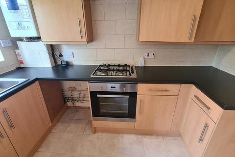 2 bedroom flat to rent - Tolkien Way