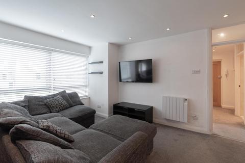 39, Willow Court Abbey Road, Macclesfield, SK10 3PD