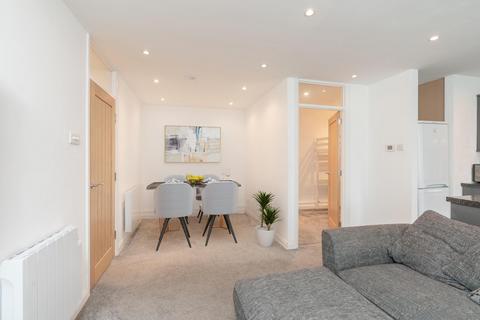 39, Willow Court Abbey Road, Macclesfield, SK10 3PD