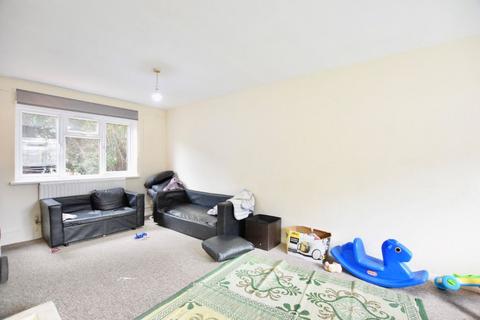 4 Thorne Close, London, E16 1LP