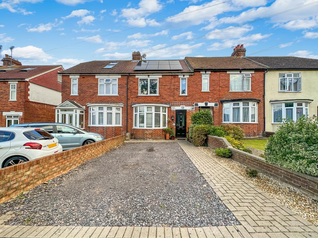 Orchard Street, Rainham, Gillingham, Kent, ME8 3 bed terraced house for