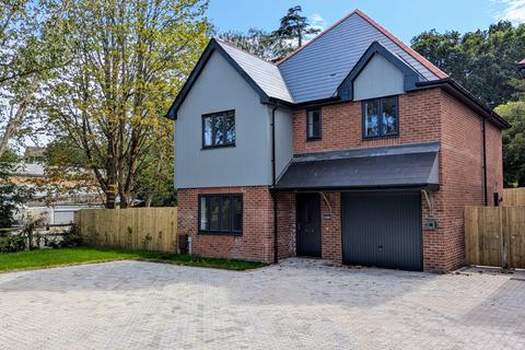 4 bedroom detached house for sale, WICKHAM ROAD, FAREHAM