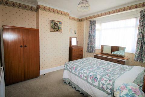 122 Carlton Road, Romford, RM2 5BD