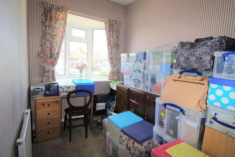 122 Carlton Road, Romford, RM2 5BD