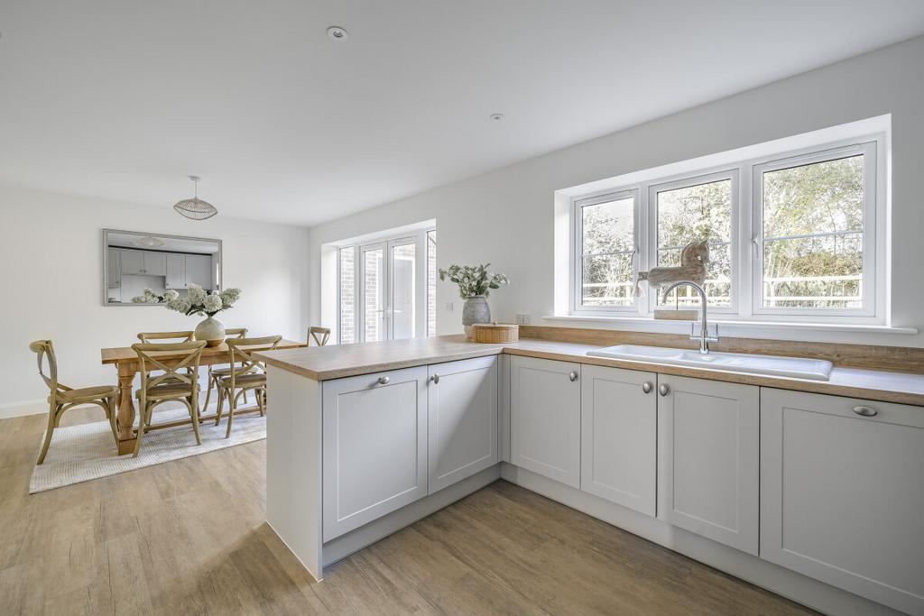 Kitchen / dining room
