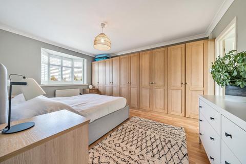 52 Churston Drive, Morden, SM4 4JQ
