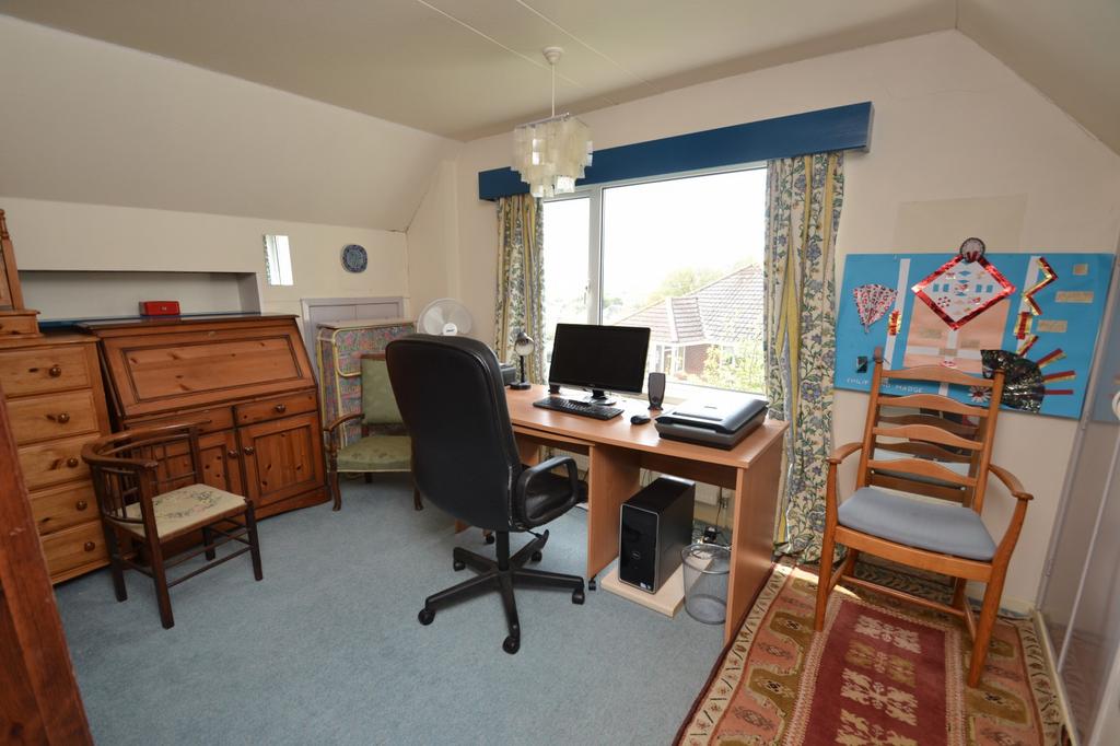 Bedroom 3/study