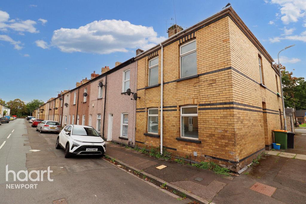 Hoskins Street, Newport 2 bed end of terrace house £150,000
