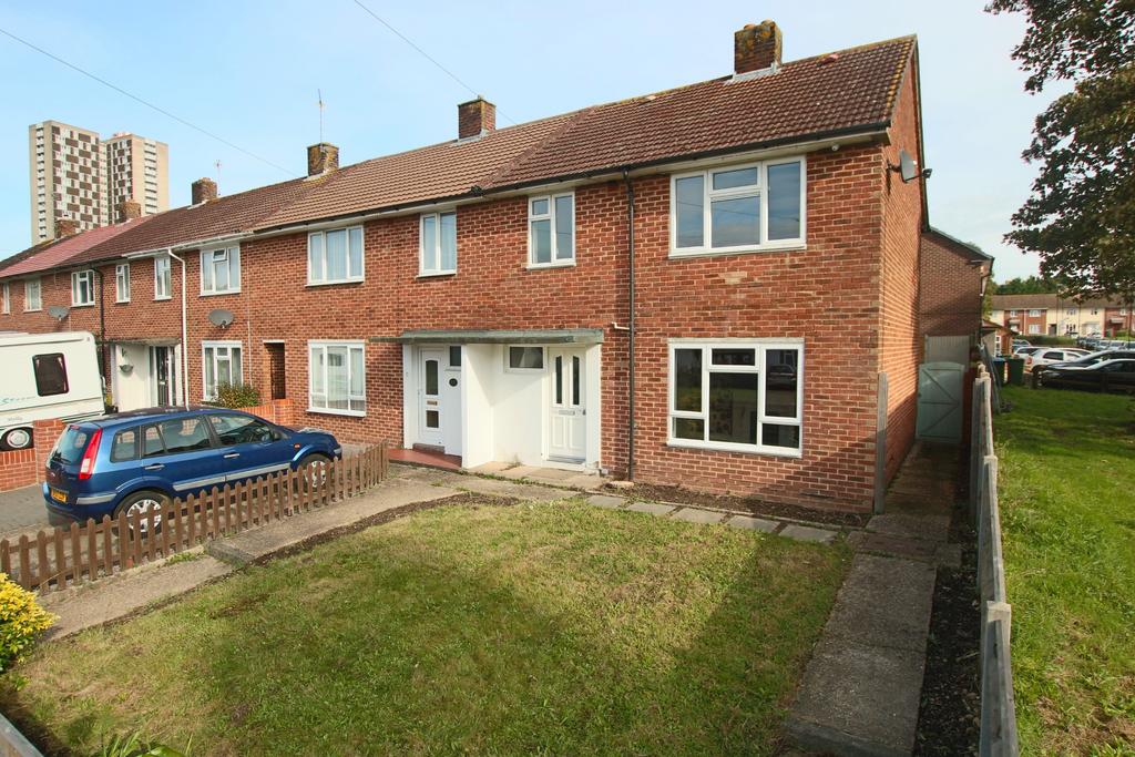 Millbrook, Southampton 3 bed end of terrace house for sale £250,000