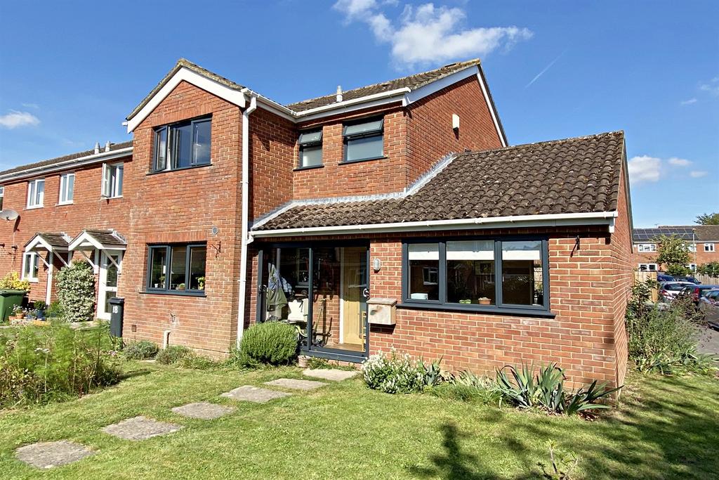 Colden Common 4 bed end of terrace house for sale £425,000