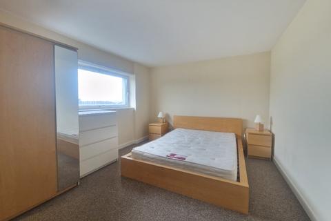 2 bedroom flat to rent, Bell Street, Merchant City, Glasgow, G4