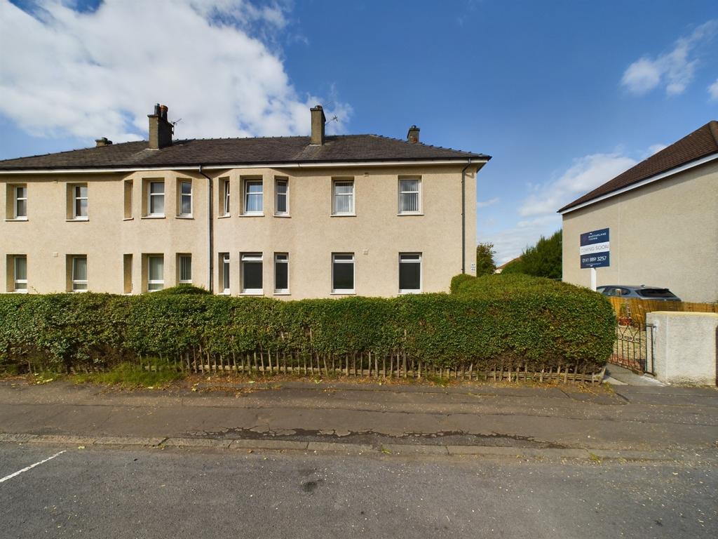 Cluny Drive, Paisley PA3 3 bed flat for sale £80,000