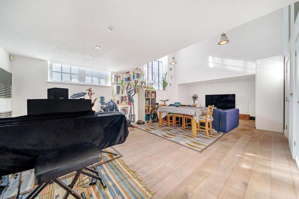 Craven Gardens, Wimbledon 3 bed flat for sale £799,950