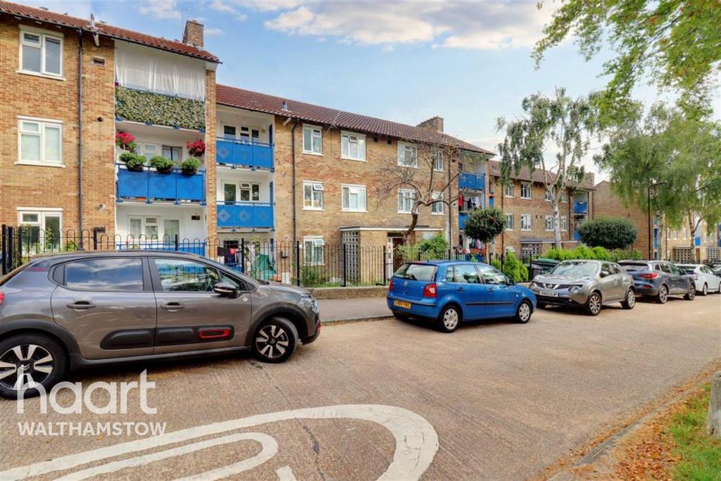 Churchill Terrace, Chingford 1 bed in a flat share £700 pcm (£162 pw)