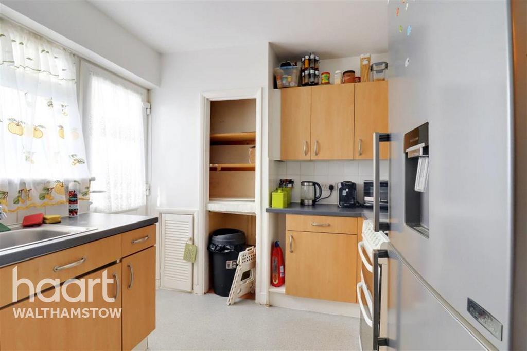 Churchill Terrace, Chingford 1 bed in a flat share £700 pcm (£162 pw)