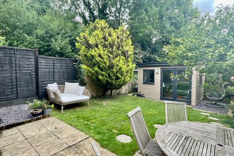 3 Ivy Close, Winchester, SO22 4QR