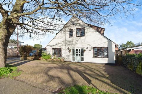 5 bedroom detached house for sale, Nobles Green Road, Leigh-on-sea, SS9