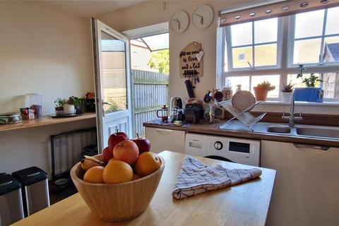 2 bedroom terraced house to rent, Dickinson Walk, Beverley, East Riding of Yorkshire, UK, HU17