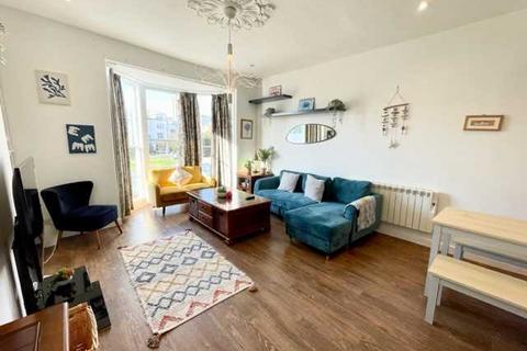 3 bedroom apartment to rent, Richmond Place, Brighton