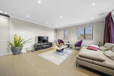 3 bedroom flat for sale, Bellham Court, NW4