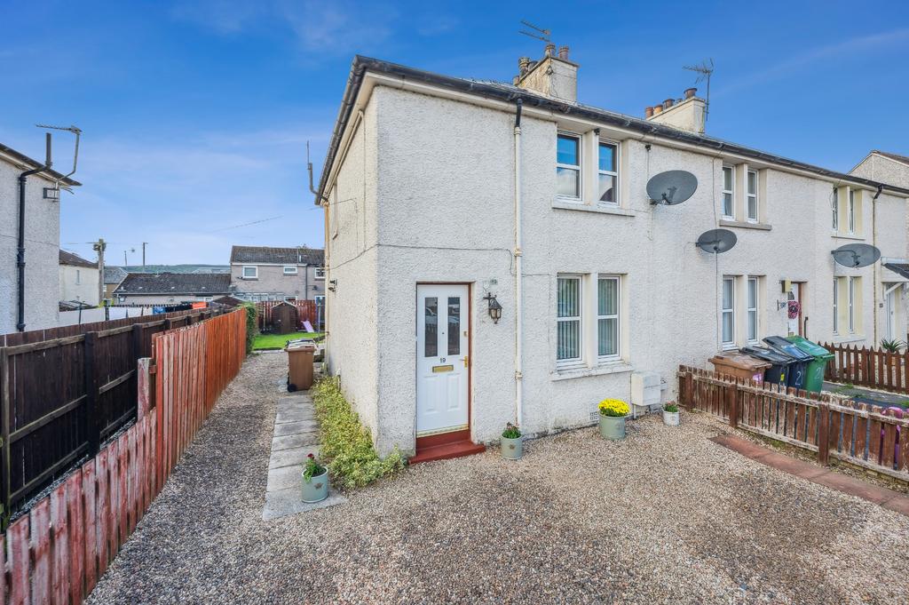 Milton Gardens, Whins of Milton, Stirling, Stirlingshire, FK7 0JH 2 bed end of terrace house for