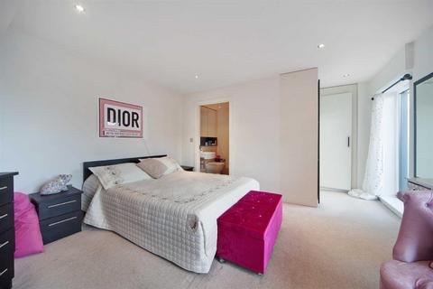 2 bedroom apartment for sale, London, NW9