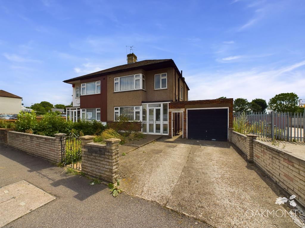 Hornchurch Road, Hornchurch 3 bed semidetached house for sale £460,000