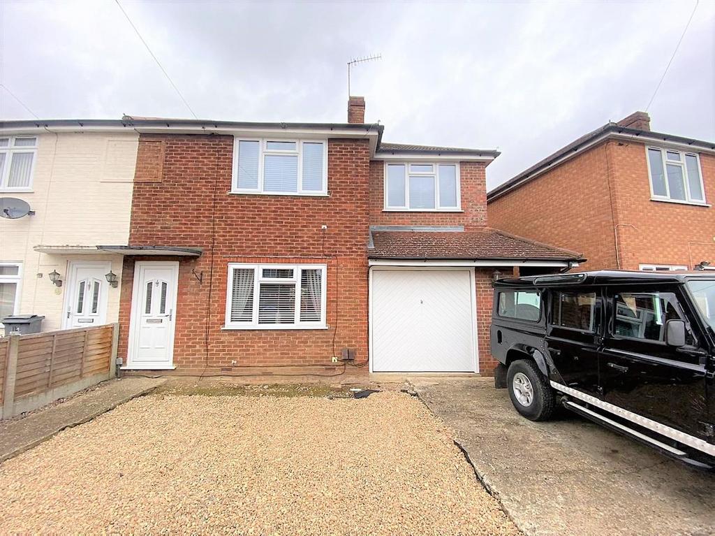 Northumberland Crescent, Feltham 3 bed end of terrace house for sale