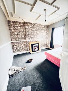 3 bedroom semi-detached house to rent, Castle Road, Tipton DY4