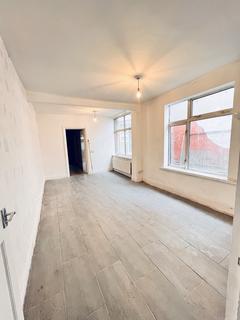 3 bedroom semi-detached house to rent, Castle Road, Tipton DY4