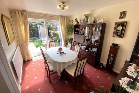 24 Elgar Path, Luton, LU2 7RJ