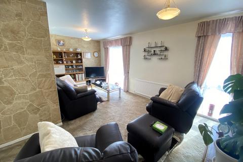 24 Elgar Path, Luton, LU2 7RJ