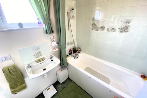 24 Elgar Path, Luton, LU2 7RJ