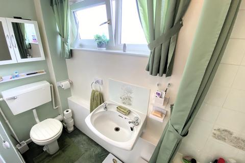 24 Elgar Path, Luton, LU2 7RJ
