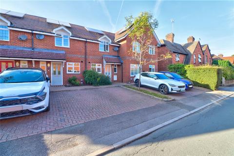2 bedroom terraced house for sale - Quarry Hill, Godalming, Surrey, GU7