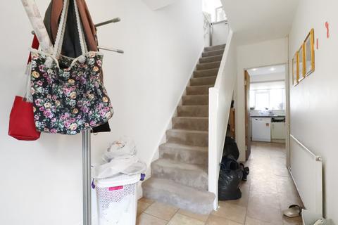 37 Commonwealth Way, London, SE2 0LD