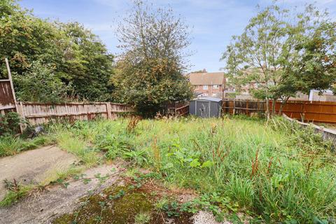 37 Commonwealth Way, London, SE2 0LD