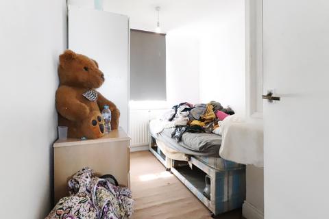 37 Commonwealth Way, London, SE2 0LD