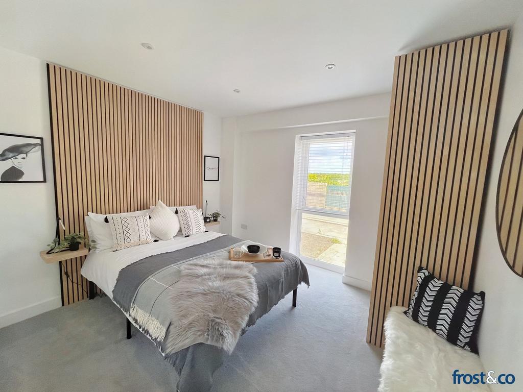 Show Flat 25