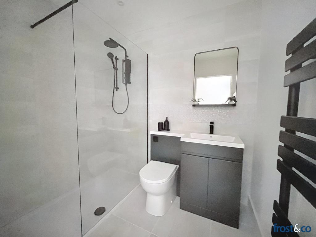 Show Flat 25