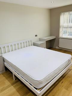 2 bedroom mews to rent - Barnard Mews, Clapham Junction, London, SW11