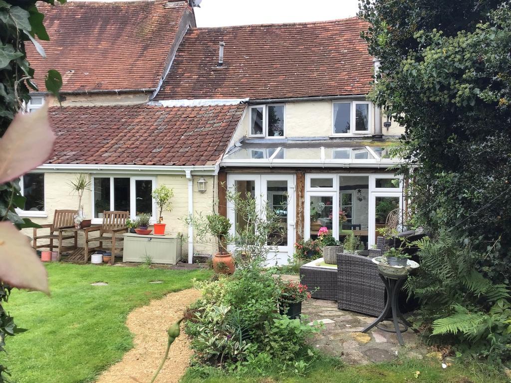 Bayford, Somerset BA9 2 Bed Property - £350,000