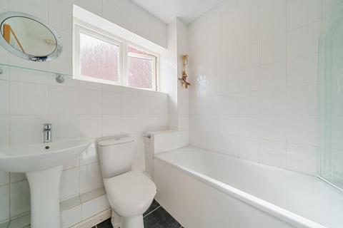 14 Newark Road, Windlesham, GU20 6NE