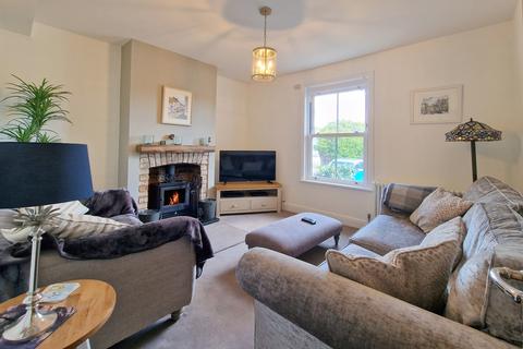 Broad Reach, 16 Broad Lane, Lymington, SO41 3QP