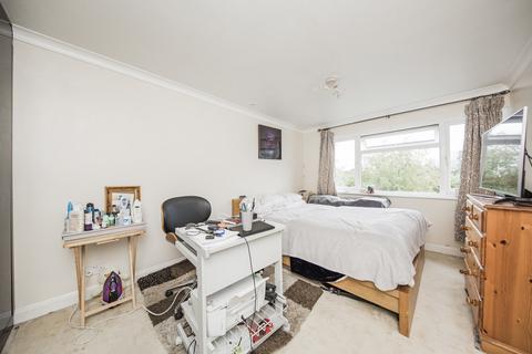 11 Cedar Ridge, Tunbridge Wells, TN2 3NX